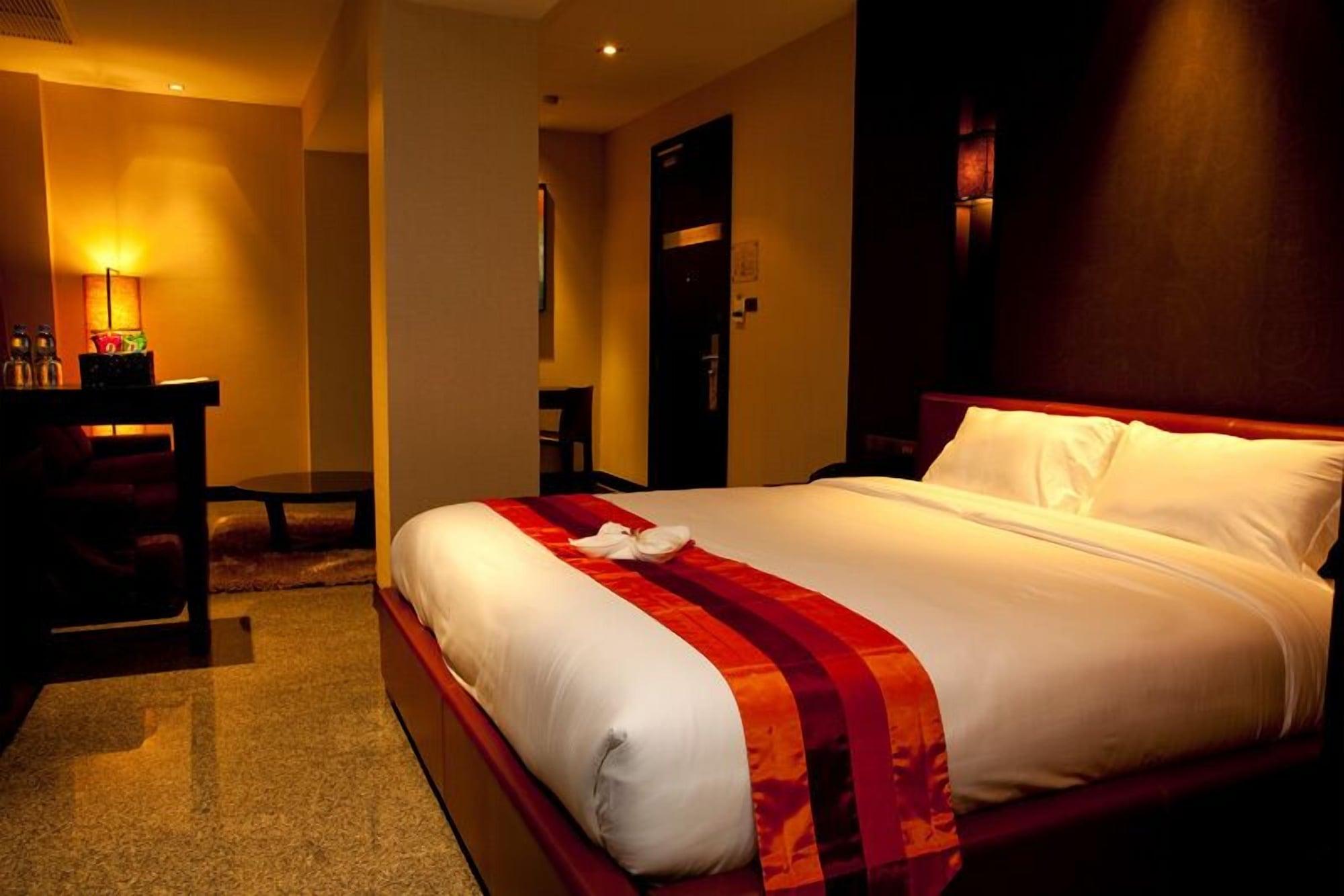 Pietra Bangkok Hotel Ngoại thất bức ảnh