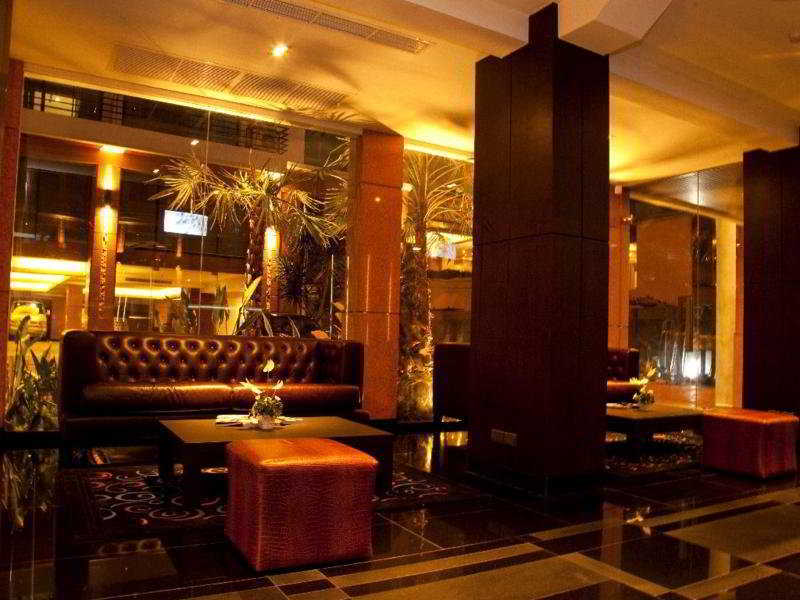 Pietra Bangkok Hotel Ngoại thất bức ảnh